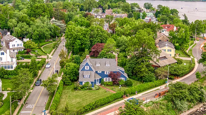 Sold by Century 21 American Homes | media 4