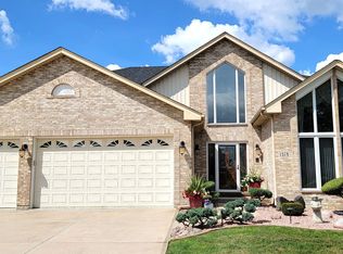 1378 N Ashley Ln, Addison, IL 60101