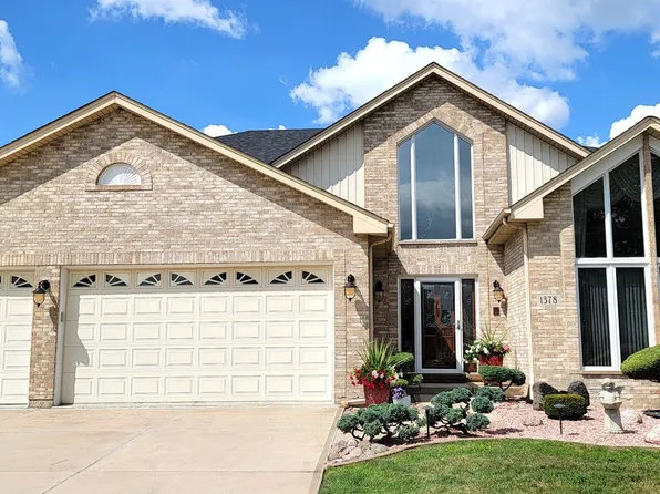 1378 N Ashley Ln, Addison, IL 60101