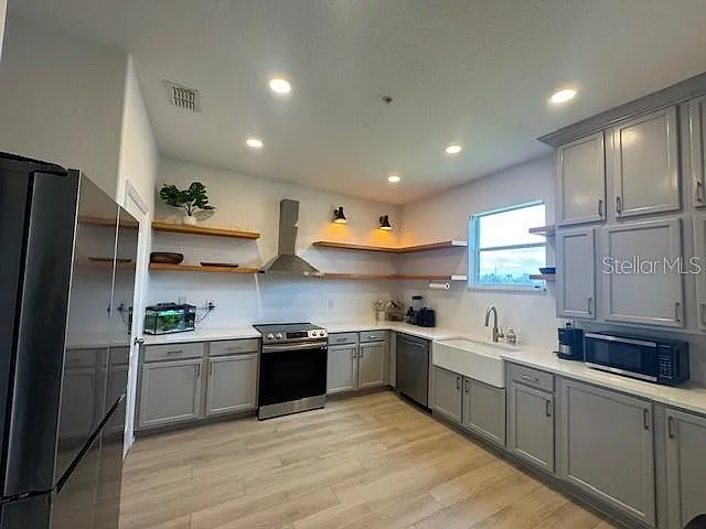 3 bed, 2.5 bath, 1675 sqft, $2,600 — Photo 4