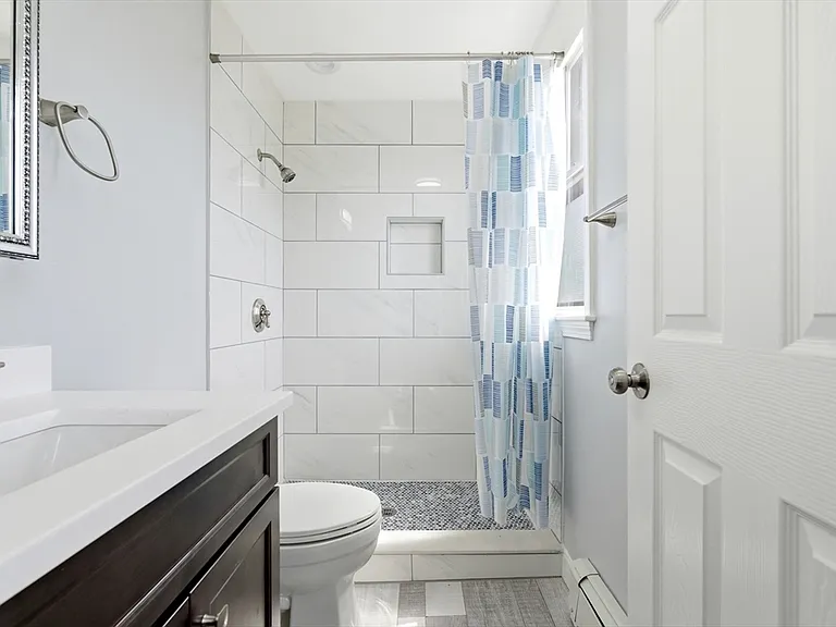 250-252 Main St #3R — Photo 13
