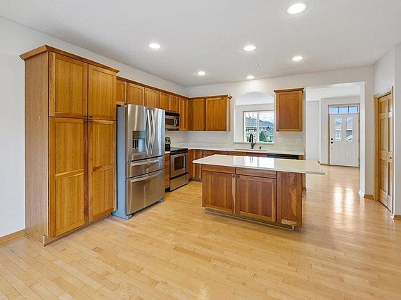 2nd image of 15621 Eaglewood Ln