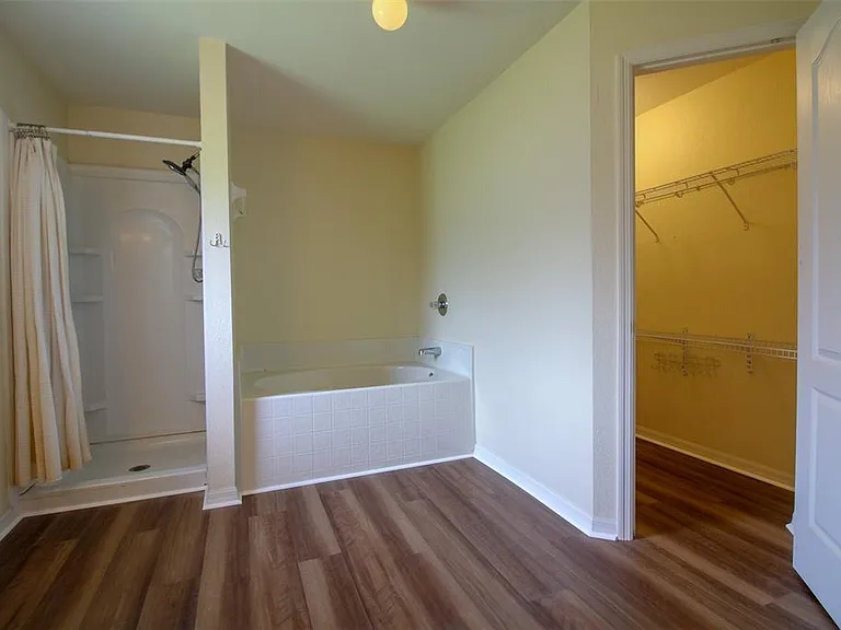 6719 Highlands Creek Blvd — Photo 23