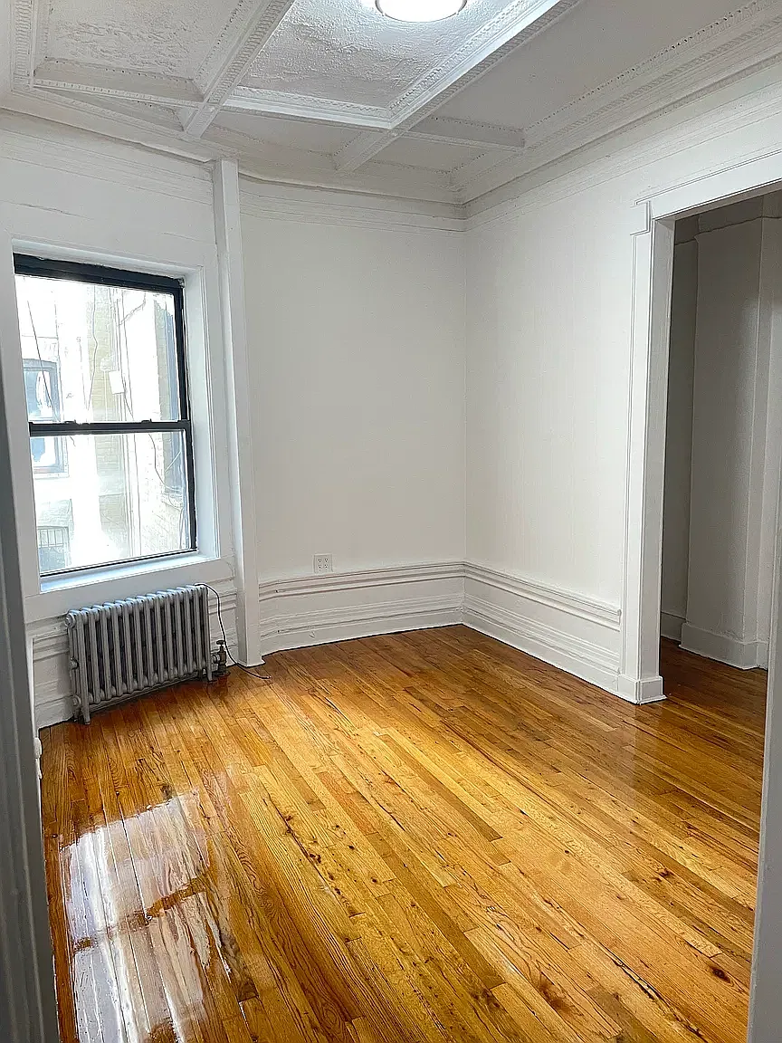 150 Street James's Place — Photo 1