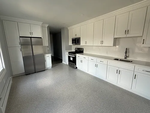 812-814 Bayway Photo 1 812-814 Bayway Photo 1
