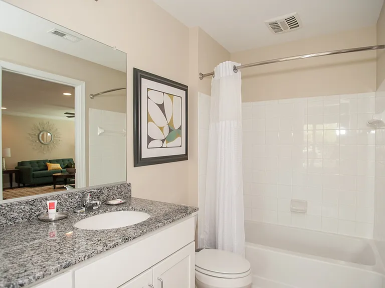 1810 Candlewood Ct #102 — Photo 6