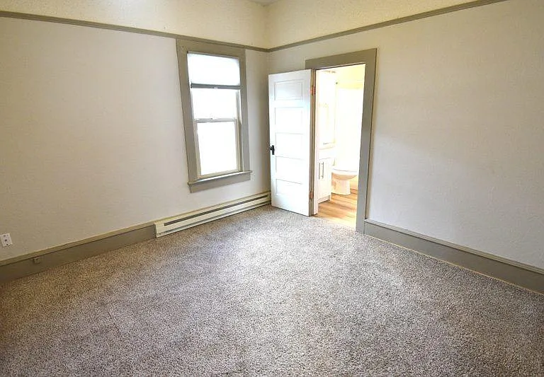 524 NE 2nd Ave — Photo 8