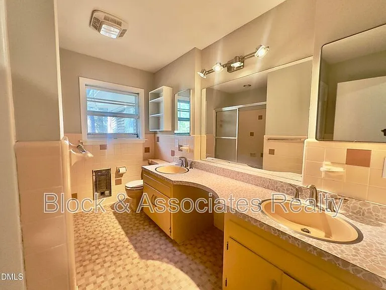 405 N Main St — Photo 6