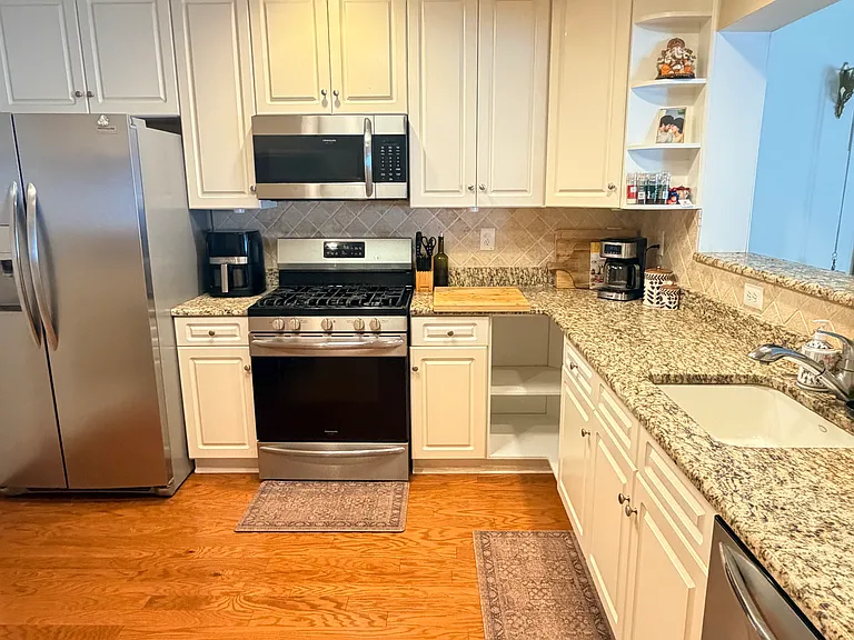 12 Fiddlers Elbow Ct — Photo 6