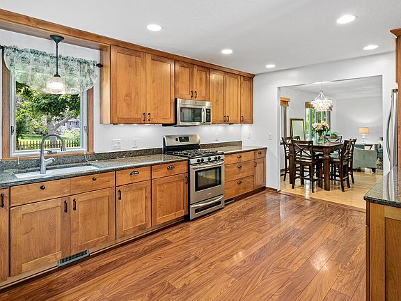3rd image of 2436 Standridge Ave