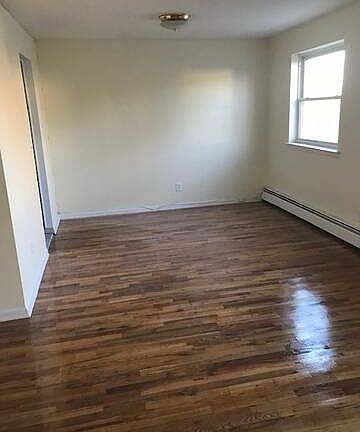 3rd image of 3248 Colden Ave #2