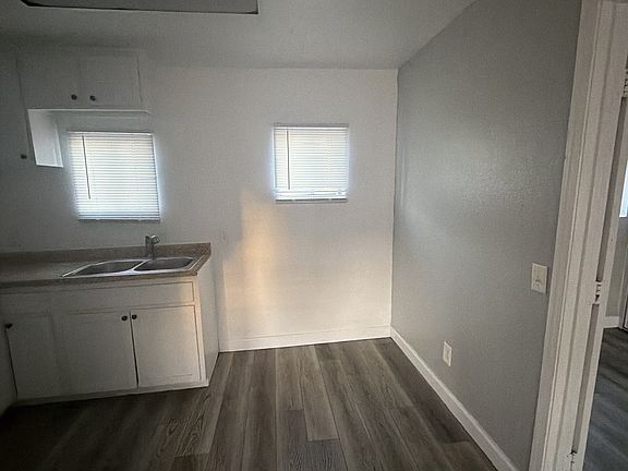 4th image of 804 E 6th St APT 1