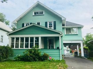 25 Holcroft Rd, Rochester, NY 14612