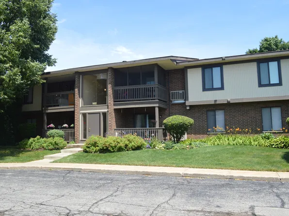 562 Somerset Ln APT 7, Crystal Lake, IL 60014