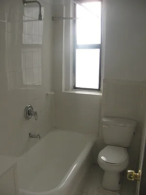 Rented by PMG Real Estate  | media 30