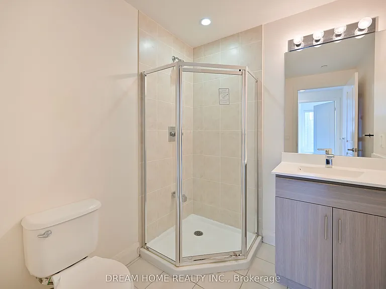 68 Canterbury Pl #1702 — Photo 11