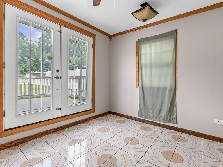 1072 N Highland Ave — Photo 6