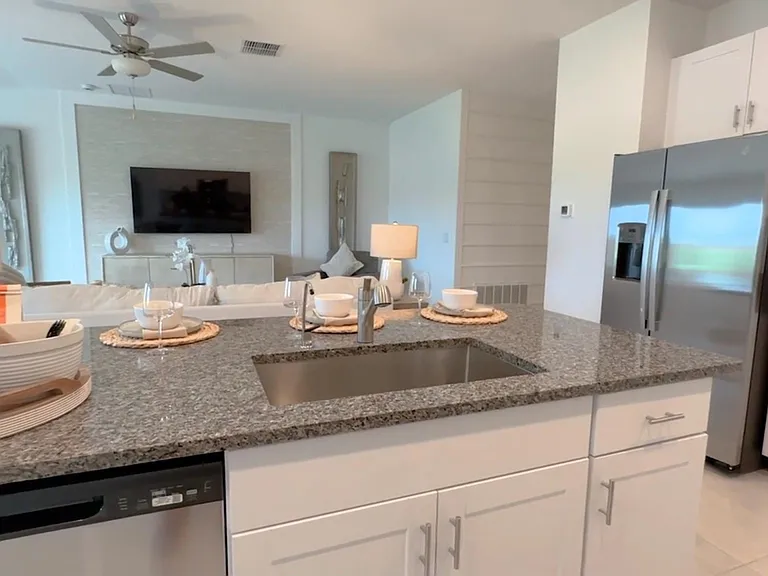 705 Dockside Dr SW — Photo 4
