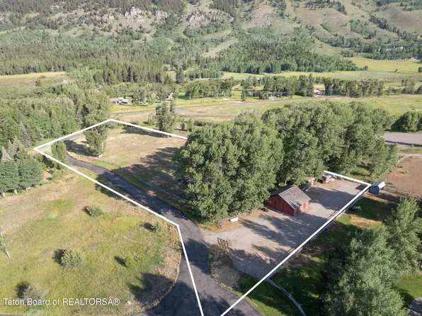 5405 W Ulysses Ln, Wilson, WY 83014