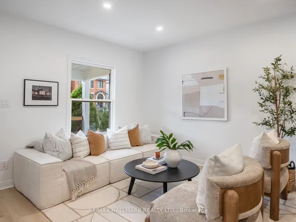 3 Woodville Ave, Toronto, ON M4K 2J5