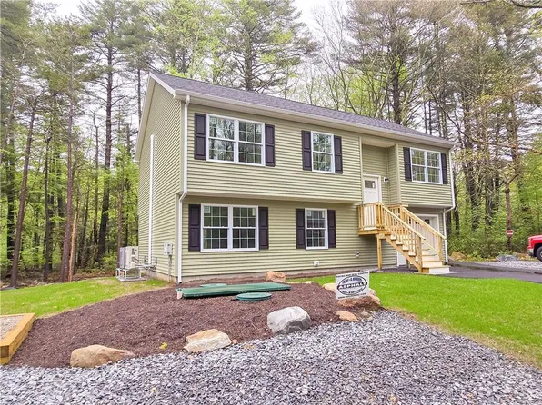 650 Reservoir Rd, Pascoag, RI 02859