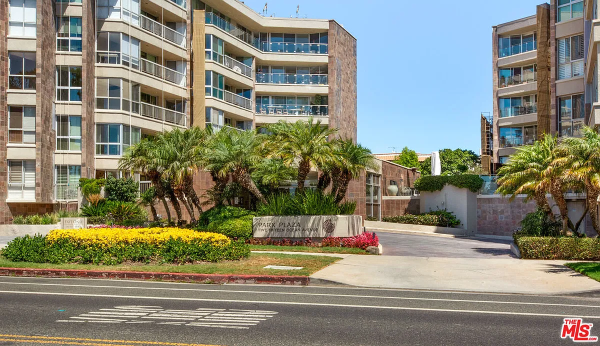 Building Photo - 515 Ocean Ave #402S
