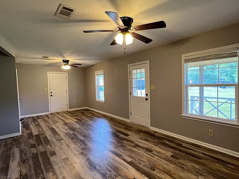 1200 Nolan Trce — Photo 2