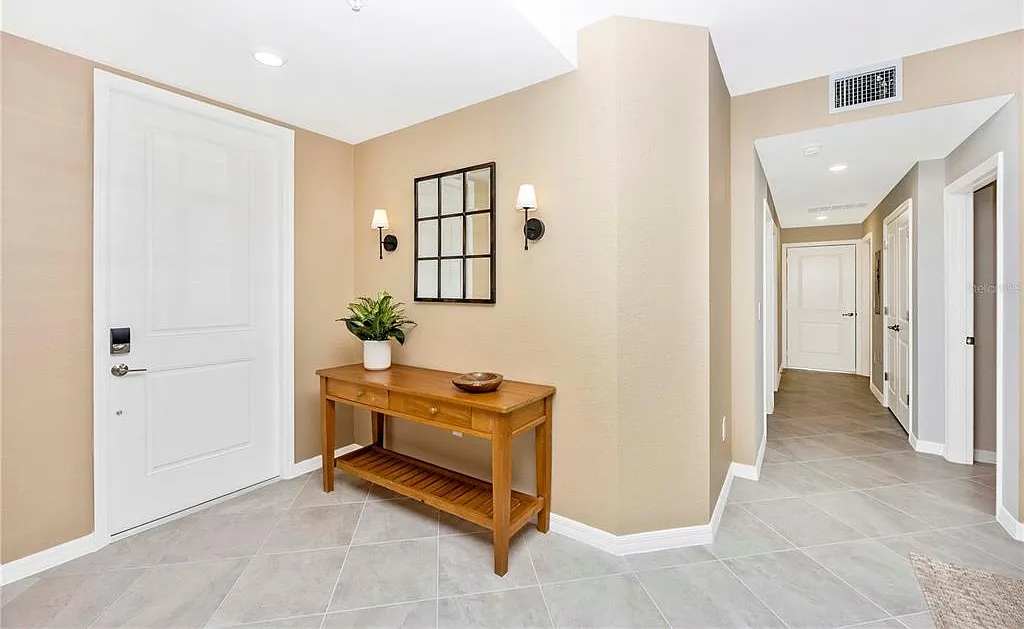 3 bed, 2.0 bath, 1789 sqft, $3,000 — Photo 2