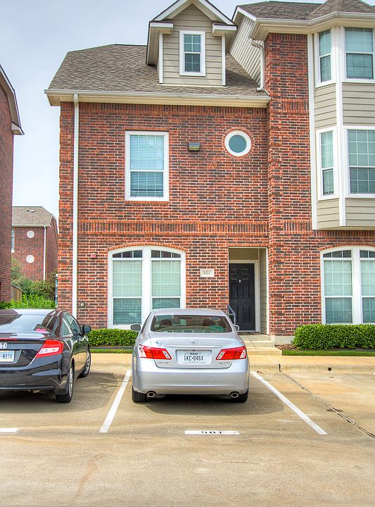 1st image of 305 Holleman Dr E APT 501