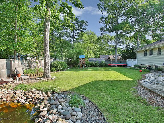 3rd image of 560 Lanlac Dr