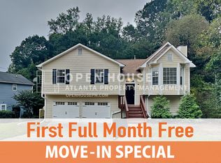 214 Brookside Dr, Dallas, GA 30132