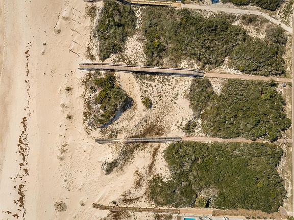 4th image of 1526 Gulf View Way