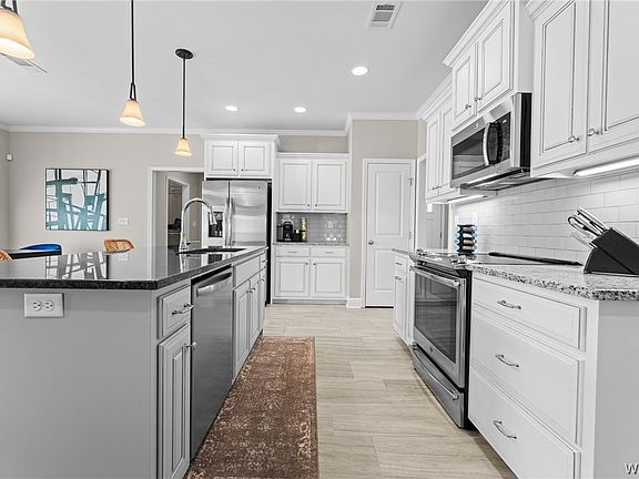 4th image of 13560 Country Club Dr