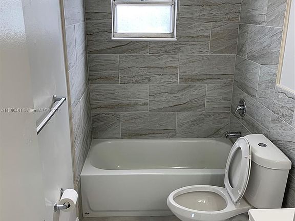 4th image of 4621 SW 33rd Ave #1-6