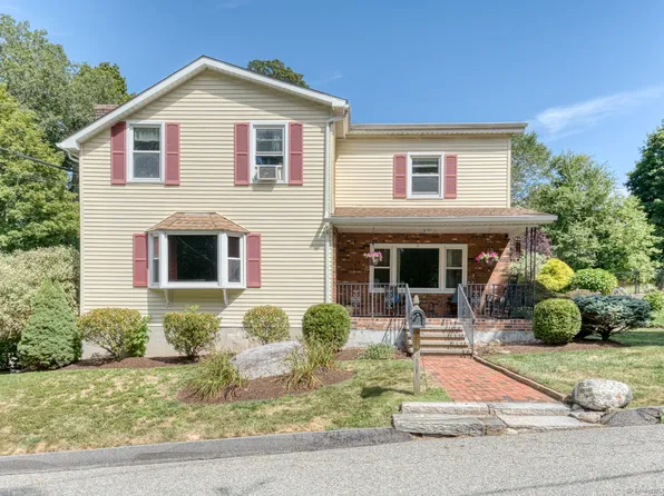 10 Charles Street, Windham, CT 06226