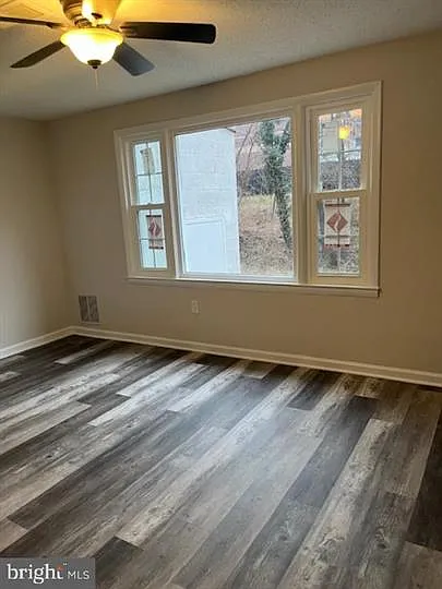 9207 Douglas St #215 — Photo 10