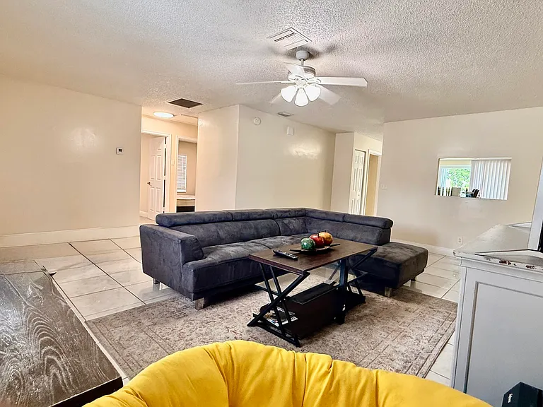 5913 Corson Pl — Photo 7