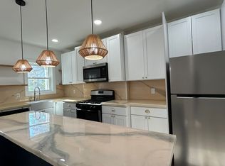 8 E 33rd St #2E, Bayonne, NJ 07002