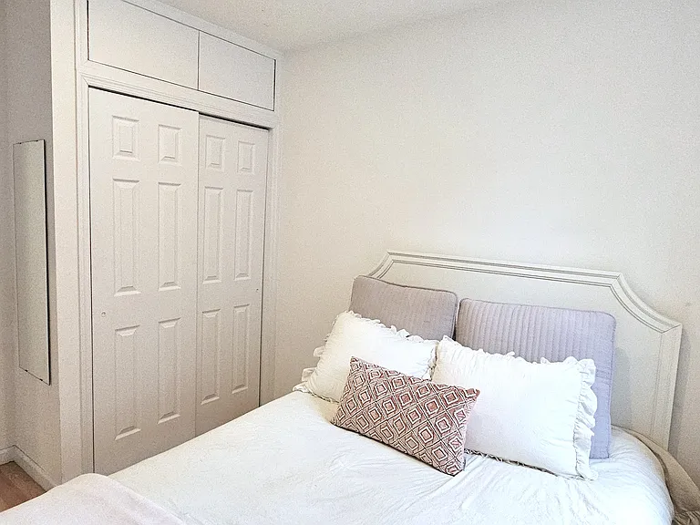 251 E 13th St #2 — Photo 9