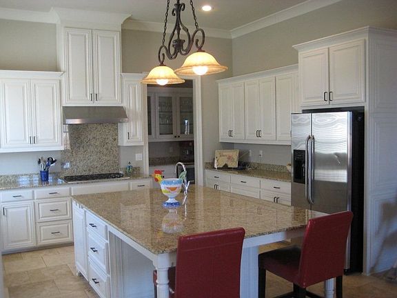 5th image of 25569 Oakmont Ct