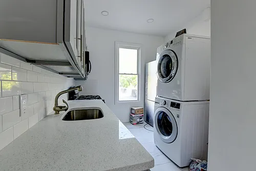 1103 Grand Ave Photo 1