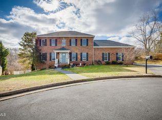 6 Moccasin Ct, Johnson City, TN 37604
