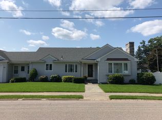 42 Standish Ave, North Providence, RI 02911