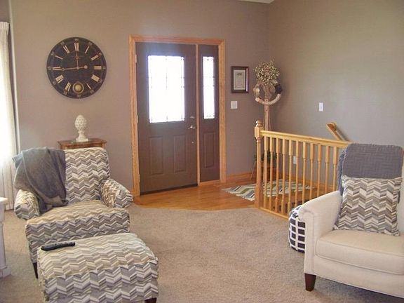 3rd image of 105 Lakeview Meadows Ct #105