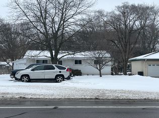 6074 S Main St, Clarkston, MI 48346
