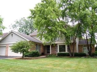 1200 W Tamarack Dr, Hoffman Estates, IL 60010