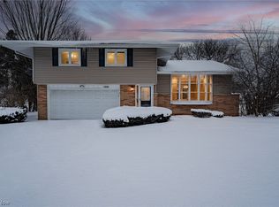 1950 Brainard Rd, Lyndhurst, OH 44124