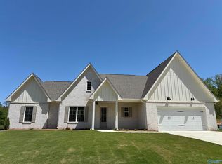 129 Tumbleweed Dr, Guntersville, AL 35976