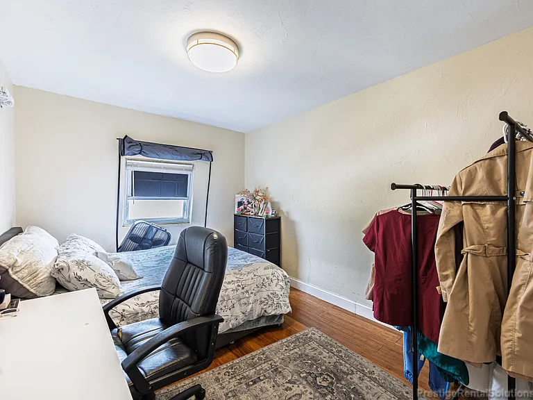 233 London St #3 — Photo 9
