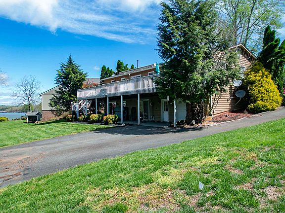 3rd image of 825 Lake Park Dr